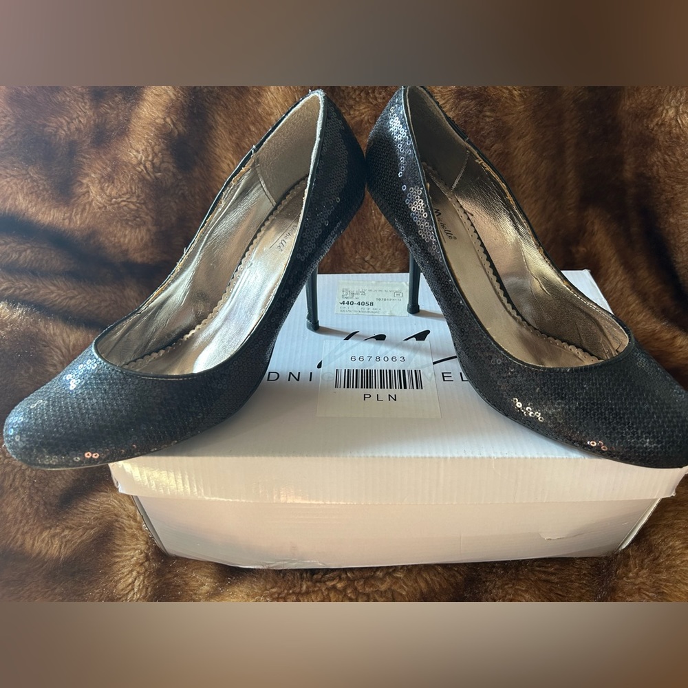 Black sequenced high heels 👠 woman shoes